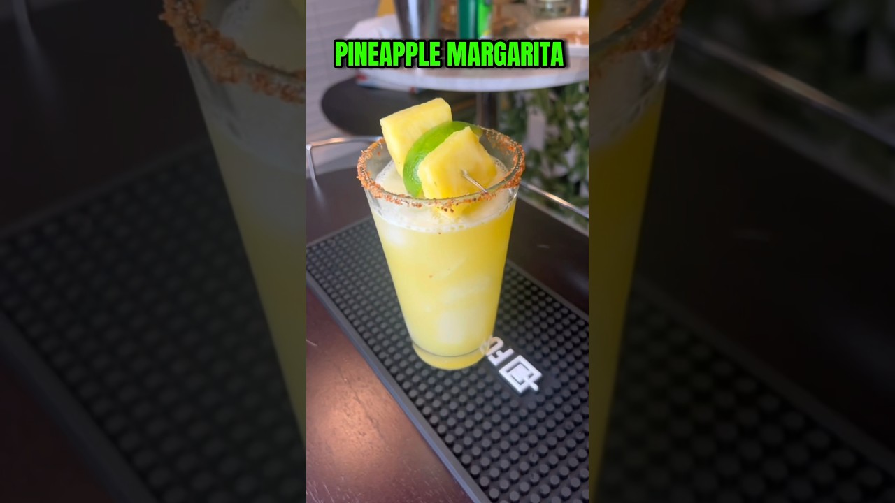How to Make a Refreshing Pineapple Margarita at Home 🍹🍍 #margaritas #cocktail #cocktailsathome