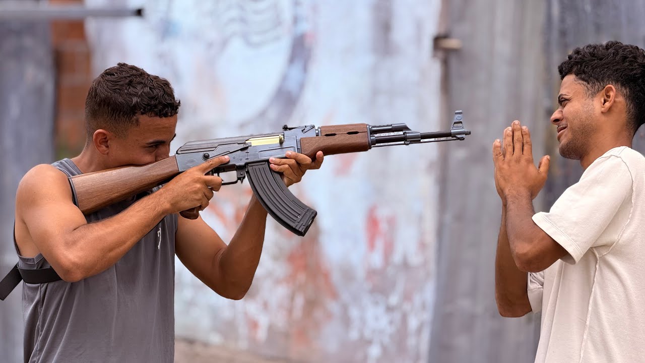 ELE CAIU NA LEI DA FAVELA: SE ROUBAR PERDE UM BRAÇO 