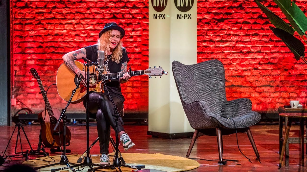 Quarantalks met Anneke van Giersbergen