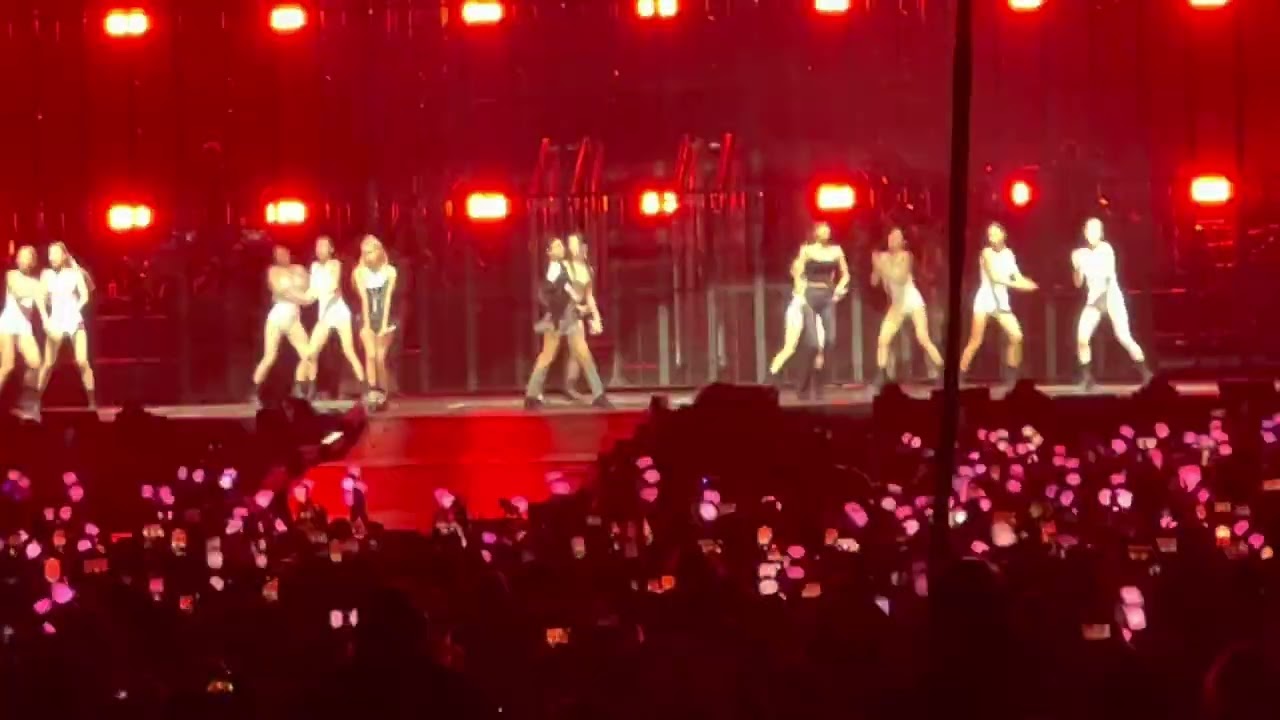 Shutdown - BLACKPINK World Tour in Barcelona on 5 DEC 2022
