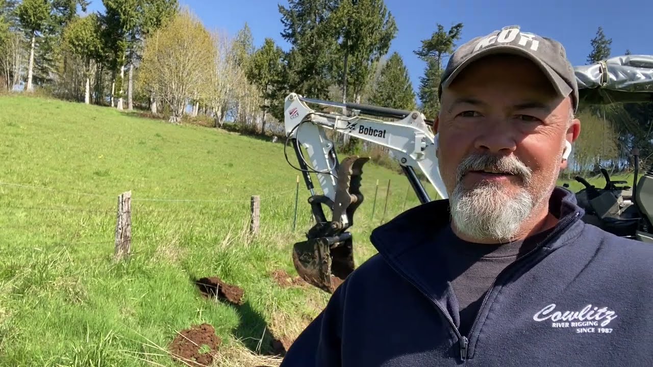Mini Excavator Rookie at Work! Ditch Clean Out with the Bobcat E26 - I Can Do This!