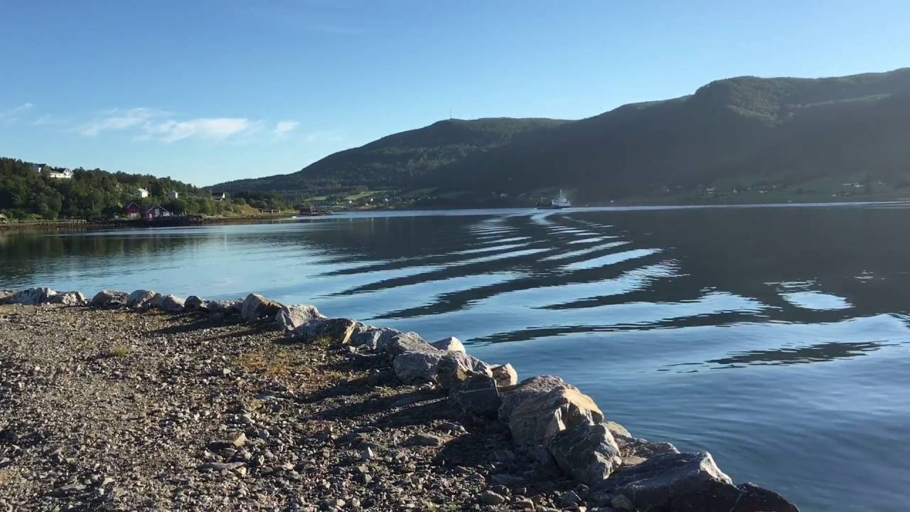 Idylliske Gibostad en sommermorgen