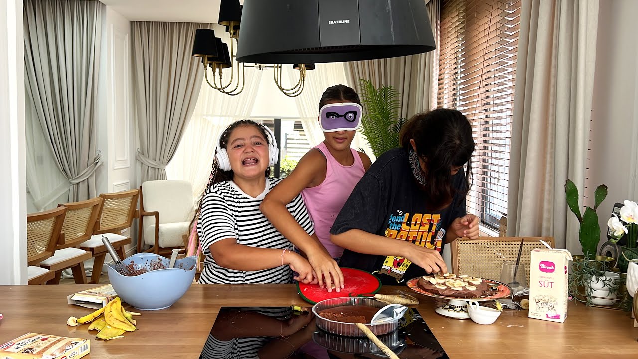 MASAL ÖYKÜ VE KUZENİ İLE GÖRMEDİM DUYMADIM BİLMİYORUM YEMEK CHALLENGE / AKIM VİDEOSU