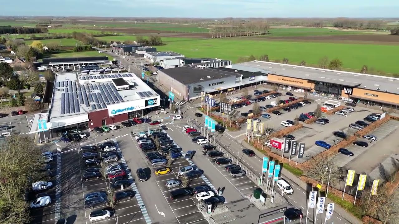 Drone flight in Hulst shopping center and the N290 towards Belgium.