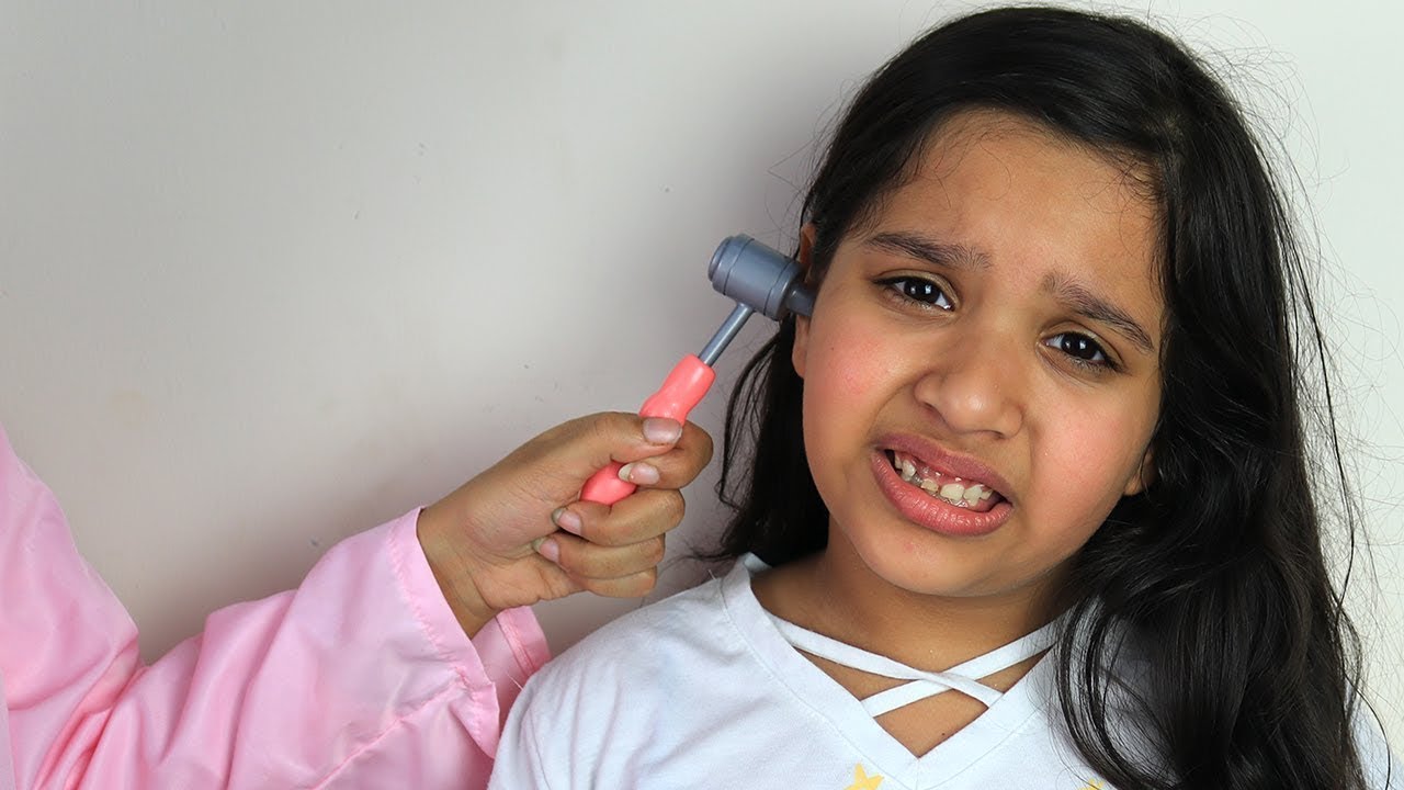 الدكتورة تعالج شفا بعد مامرضت !!! doctor helps Shfa after gets sick