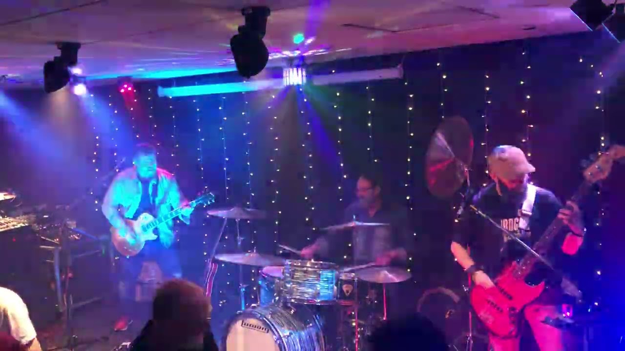 The Racketeers at The Ashton Jubilee Club 20/2/26  ( Rock N Roll )