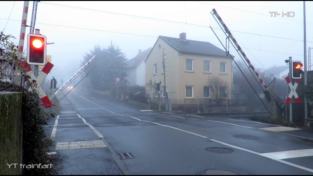 Erstaunlicher Bahnübergang-Railroad Crossing -  Eltville (DE) - Bahnübergang Kiedricher Strasse