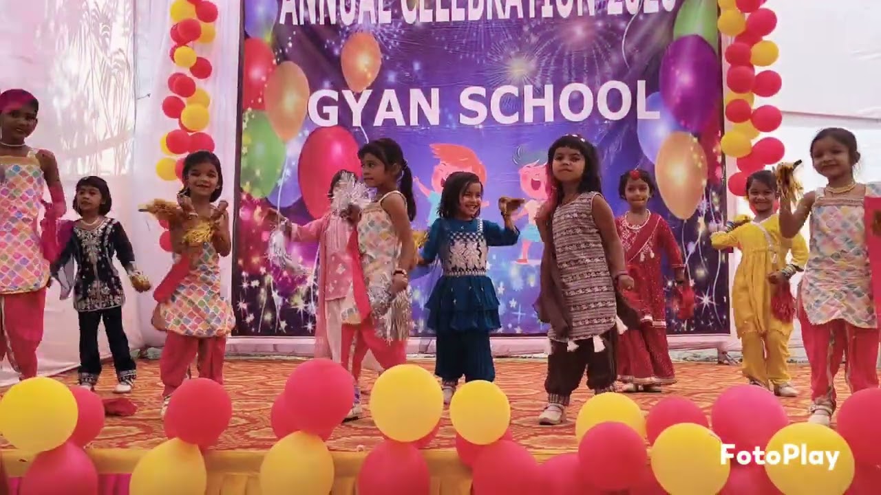 Morni banke dance performance