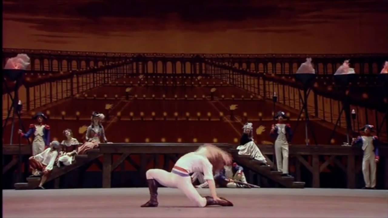 Double Cabriole Derriére