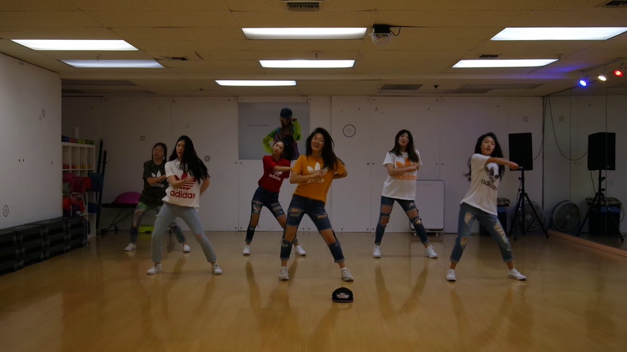 NK DANCE STUDIO: RETRO FUTURE + FITNESS