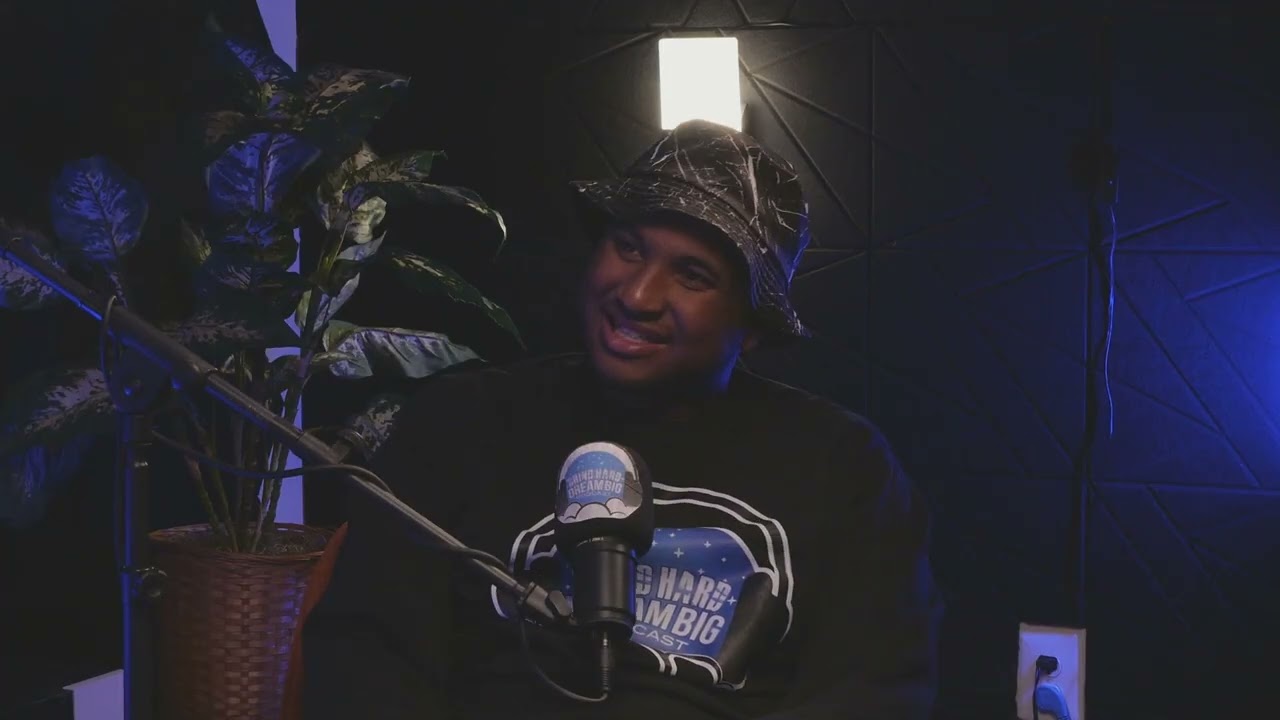 Grind Hard Dream Big W PullUpTae