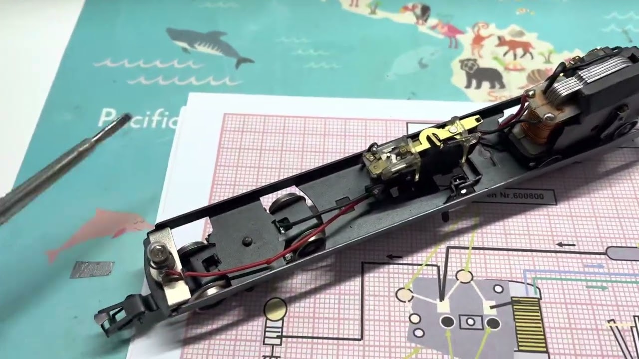 Märklin H0 analog : V200 Schaltbild erklärt, alles original, kein Umbau.