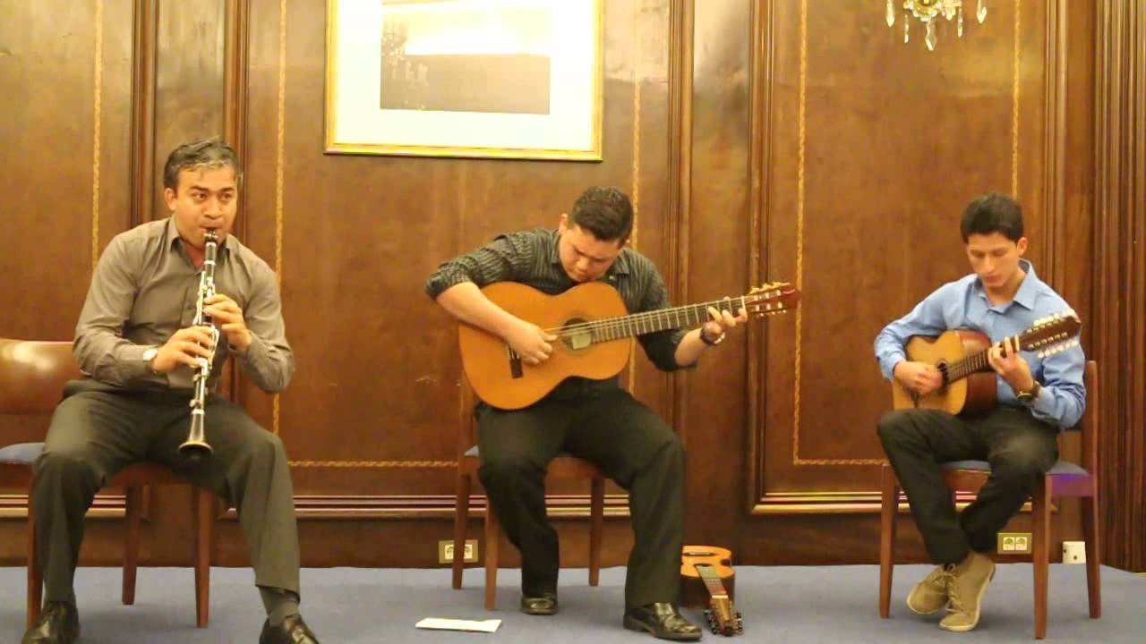 Sincopando (Hermanos Quintero tr&iacute;o)