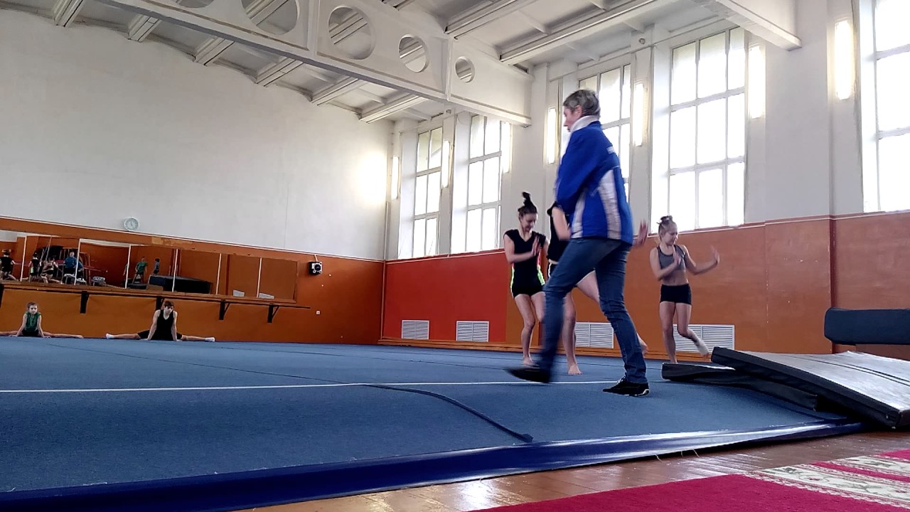 Спортивная акробатика .Женская тройка