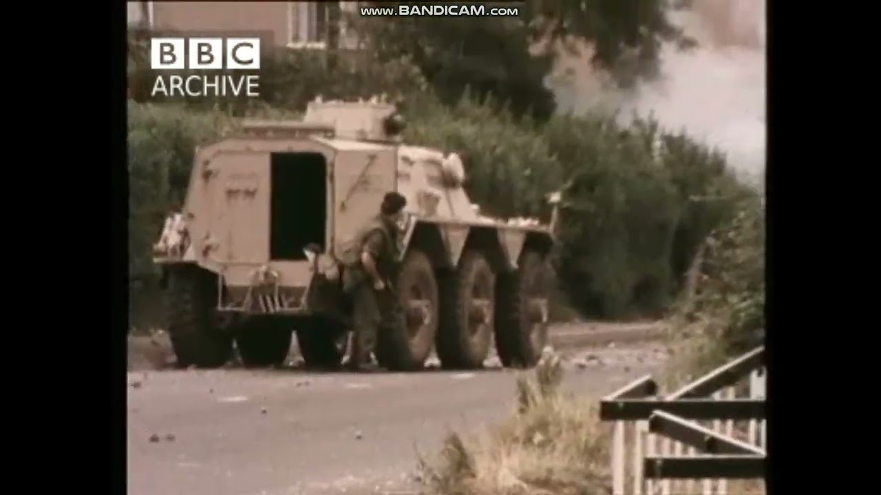 IRA Belfast Brigade exchange gunfire with British Army, Lenadoon Avenue, 25  July 1972