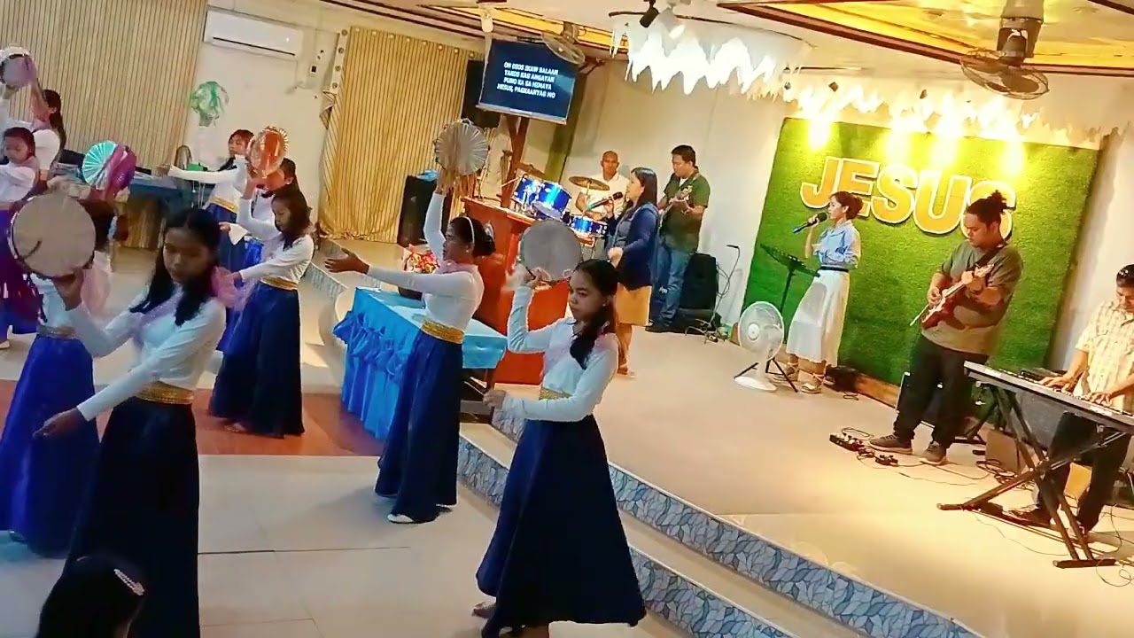 PRAISE AND WOTSHIP SUNDAY