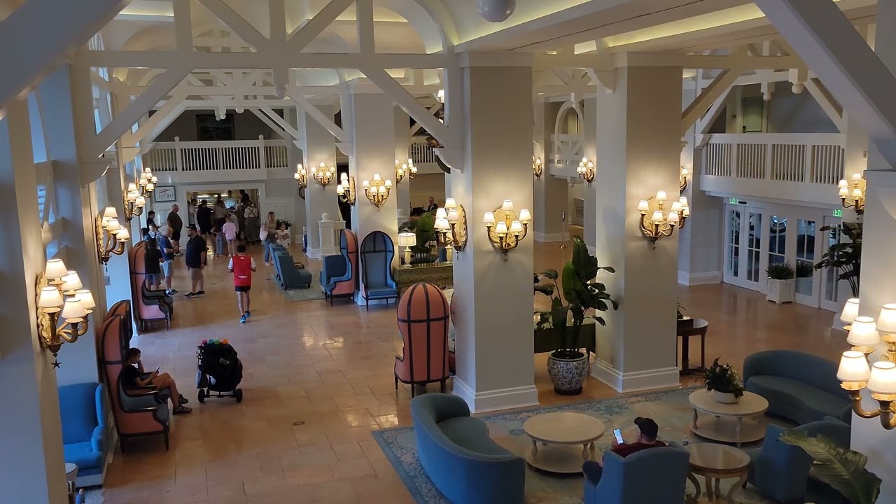 📍 You Are Here - Ten Minutes in Disney's Beach Club Lobby 