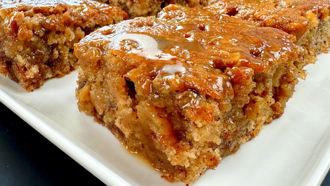 Sticky Toffee Banana Cake - Easy Cake recipe! Simple Dessert! Banana Cake recipe