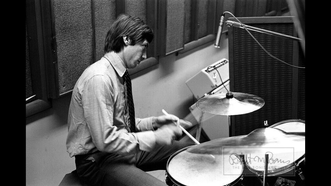 Charlie Watts drumming with a sharp snare that match perfectly on Around And Around - Rolling Stones