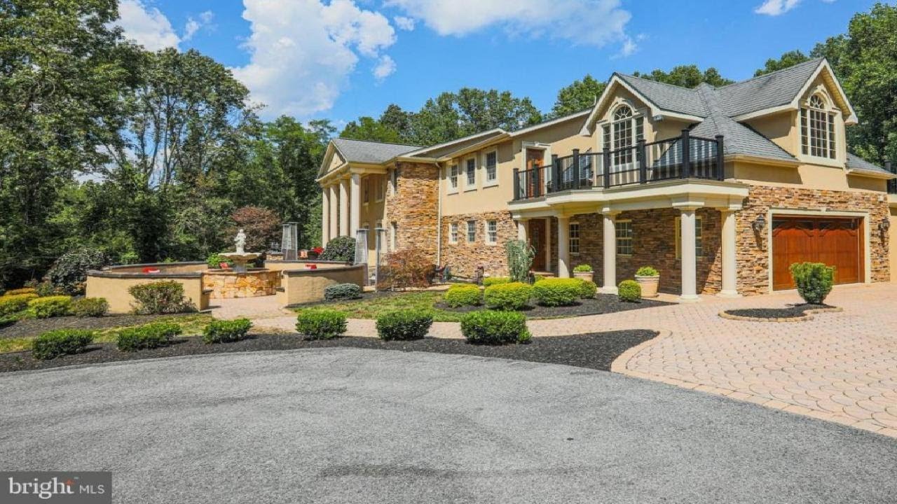 4715 WARDS CHAPEL RD, OWINGS MILLS, MD Presented by Thomas Smith.