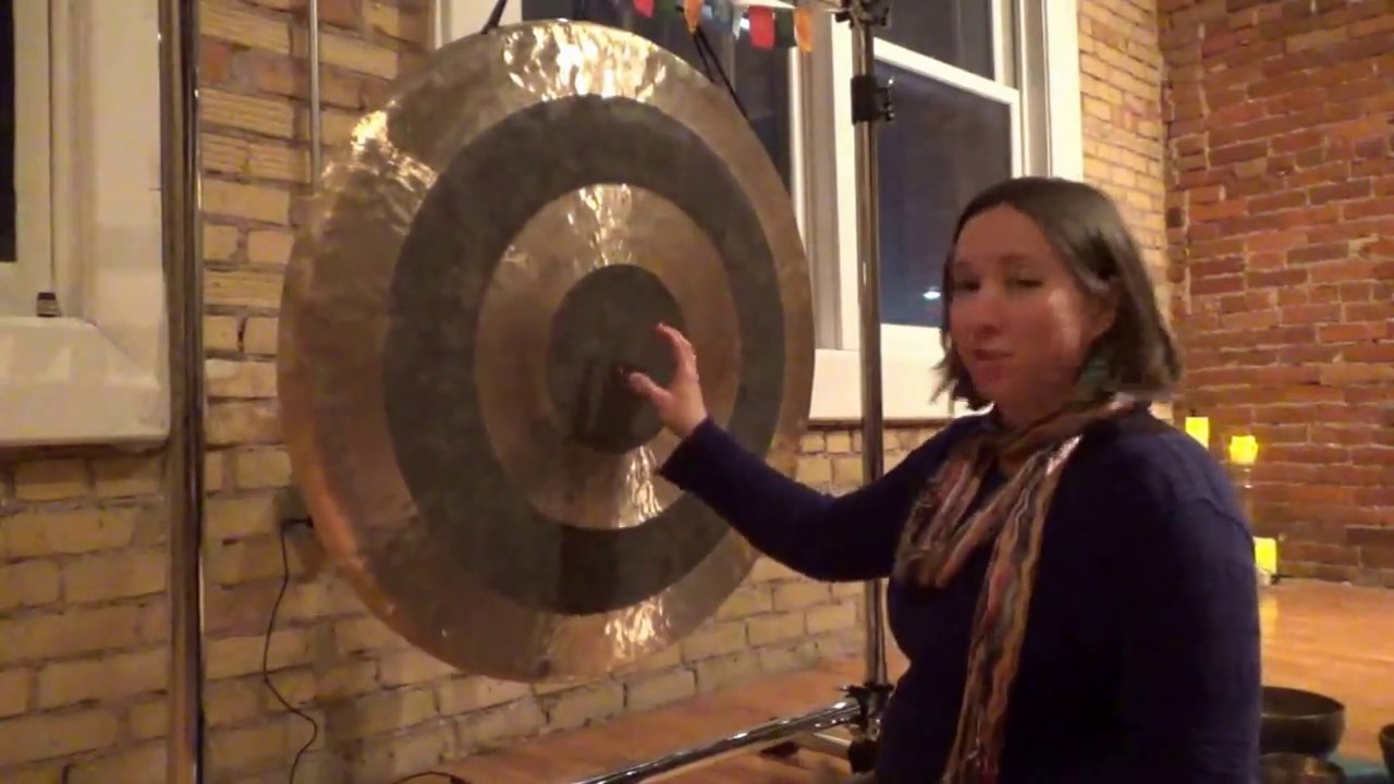 How to play the gong