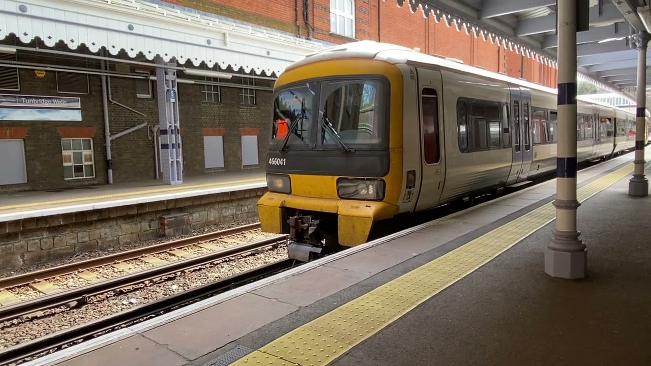 Class 466 Departing From Tunbridge Wells