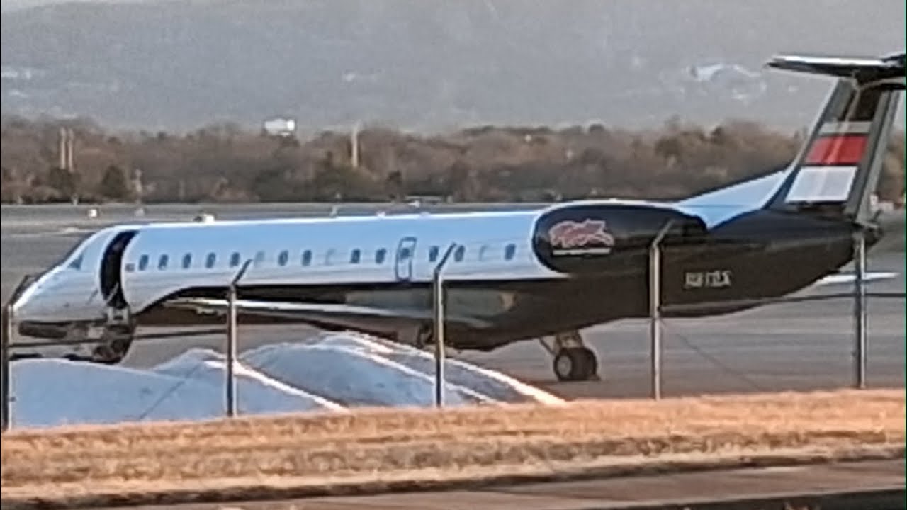 A Day Of KROA Plane Spotting With BradsAviation225. (A E145EP Basketball Team Charter Also)
