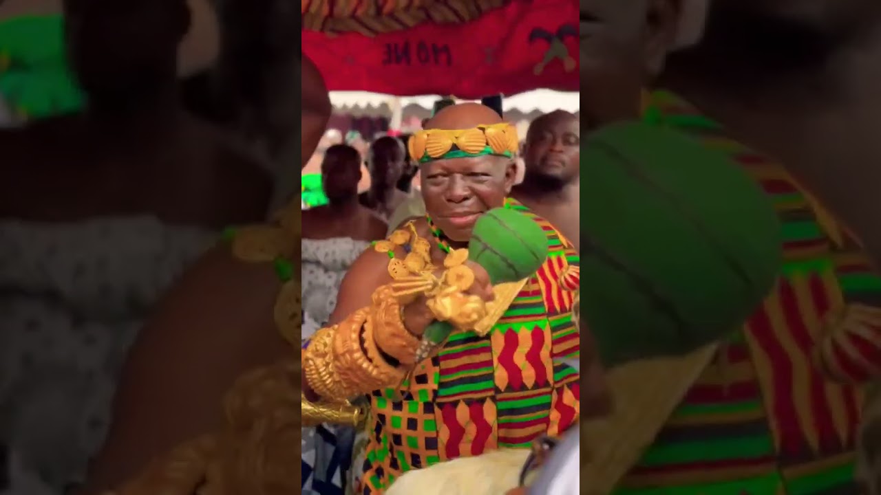 Otumfuo shows the beauty of Asante cultural dance.                #culture #asantehene godsavethekin
