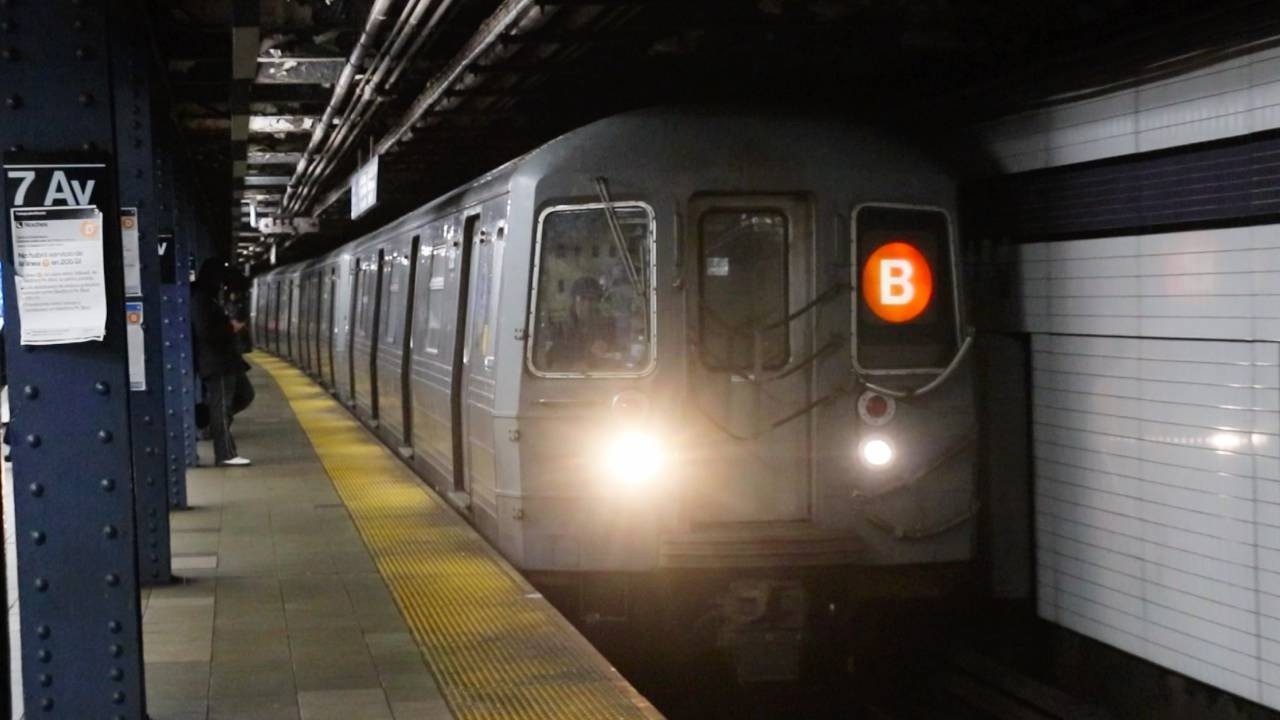 NYCT Subway: R68 / R68A / R211A (B) Train Action at 7th Avenue - 53rd Street