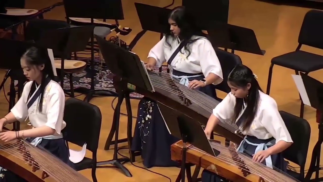 Girl Picking Mushrooms 采蘑菇的小姑娘 Live performance by the Carleton Guzheng Ensemble