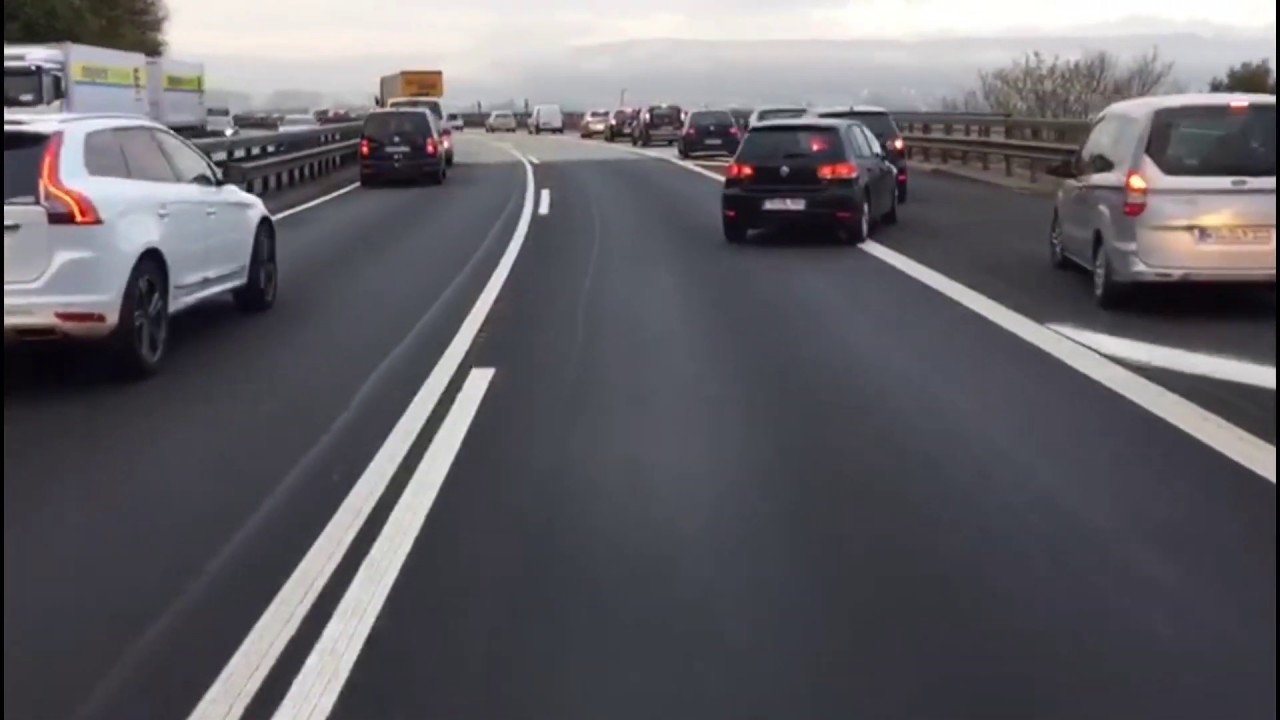 Feuerwehr Schillingen - Einsatzfahrt ELW 2 durch Rettungsgasse und Innenstadt - Inside-View