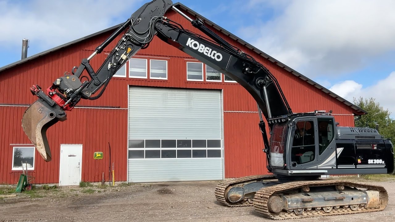 Köp Grävmaskin Kobelco SK300LC-11 inklusive redskap på Klaravik
