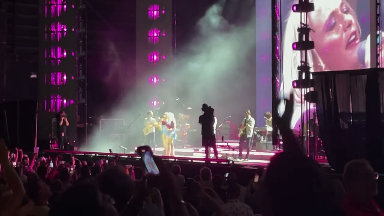 Miranda Lambert and some Little Big Town LIVE in Tampa 5/13/2022