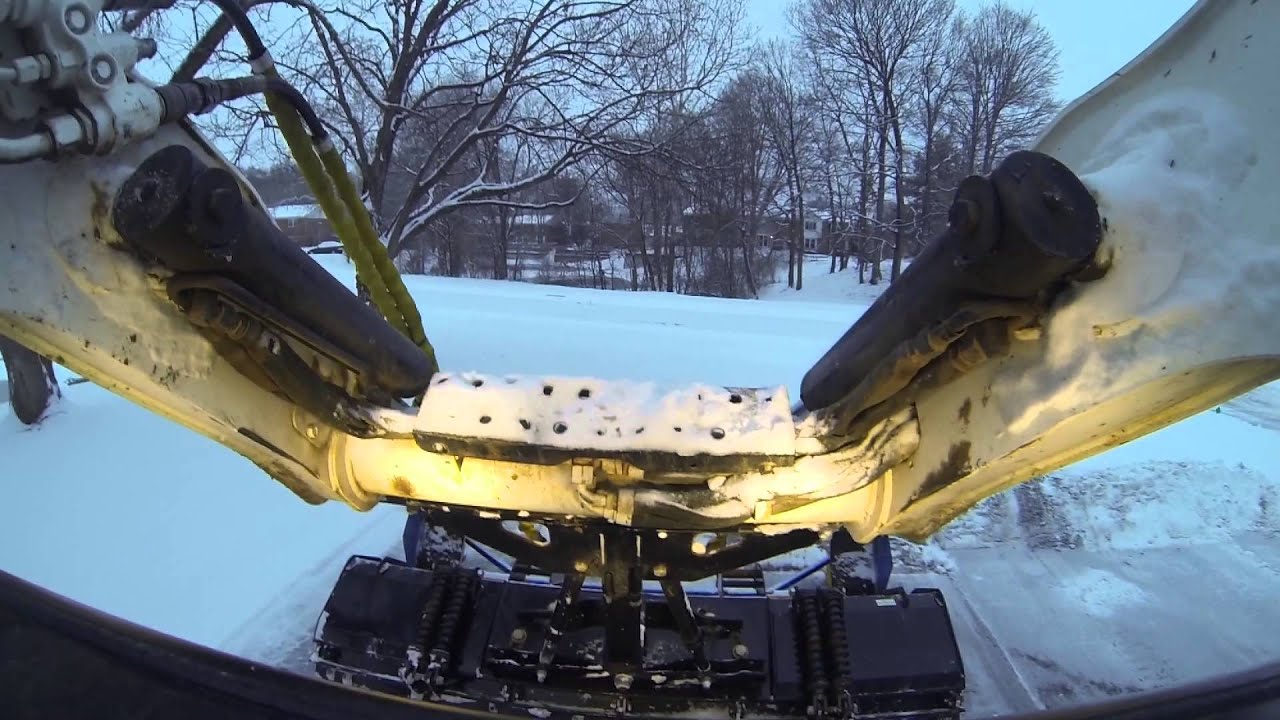 Bobcat T300 snowplowing