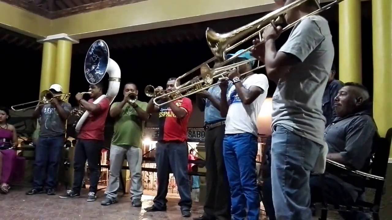 BANDA LA PLAYITEÑA, AJUTERIQUE