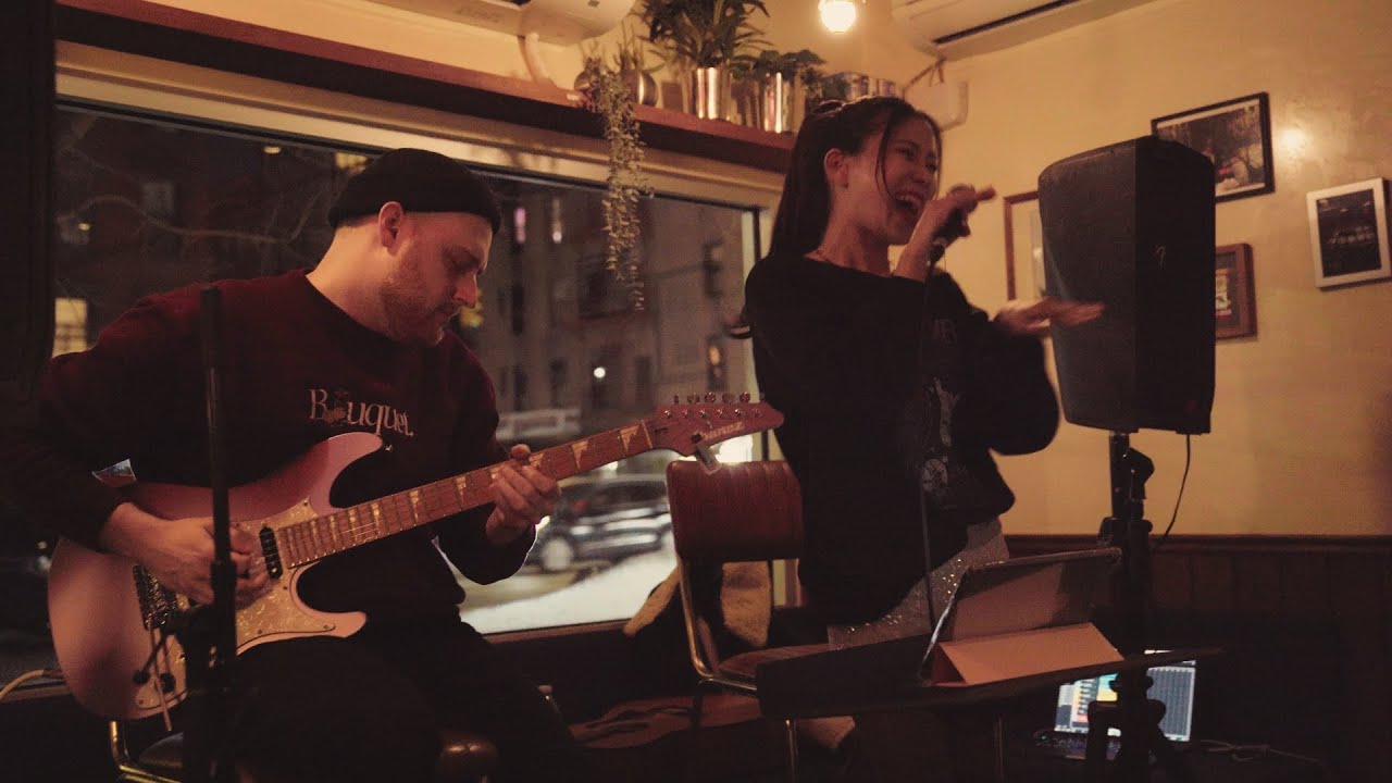 NIDA - APT. (ROSÉ & Bruno Mars cover) Live performance at Ariari NYC