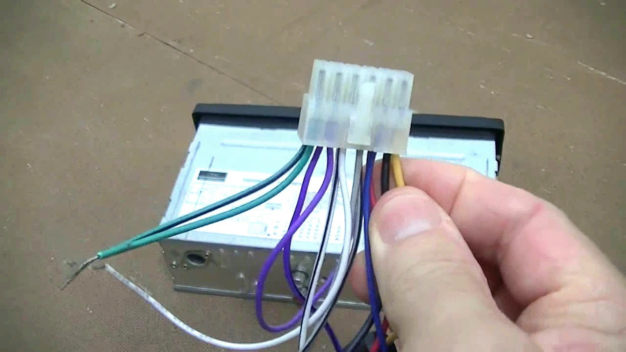 Como ligar um radio de carro nos alto falantes e bateria ou fonte de 12 volts corretamente