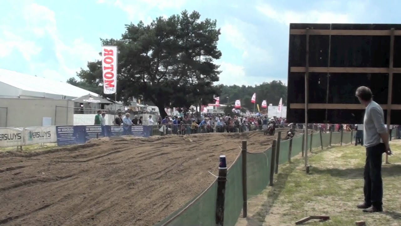Beelden van de eerste manche MX2 BK op de Keiheuvel 2011