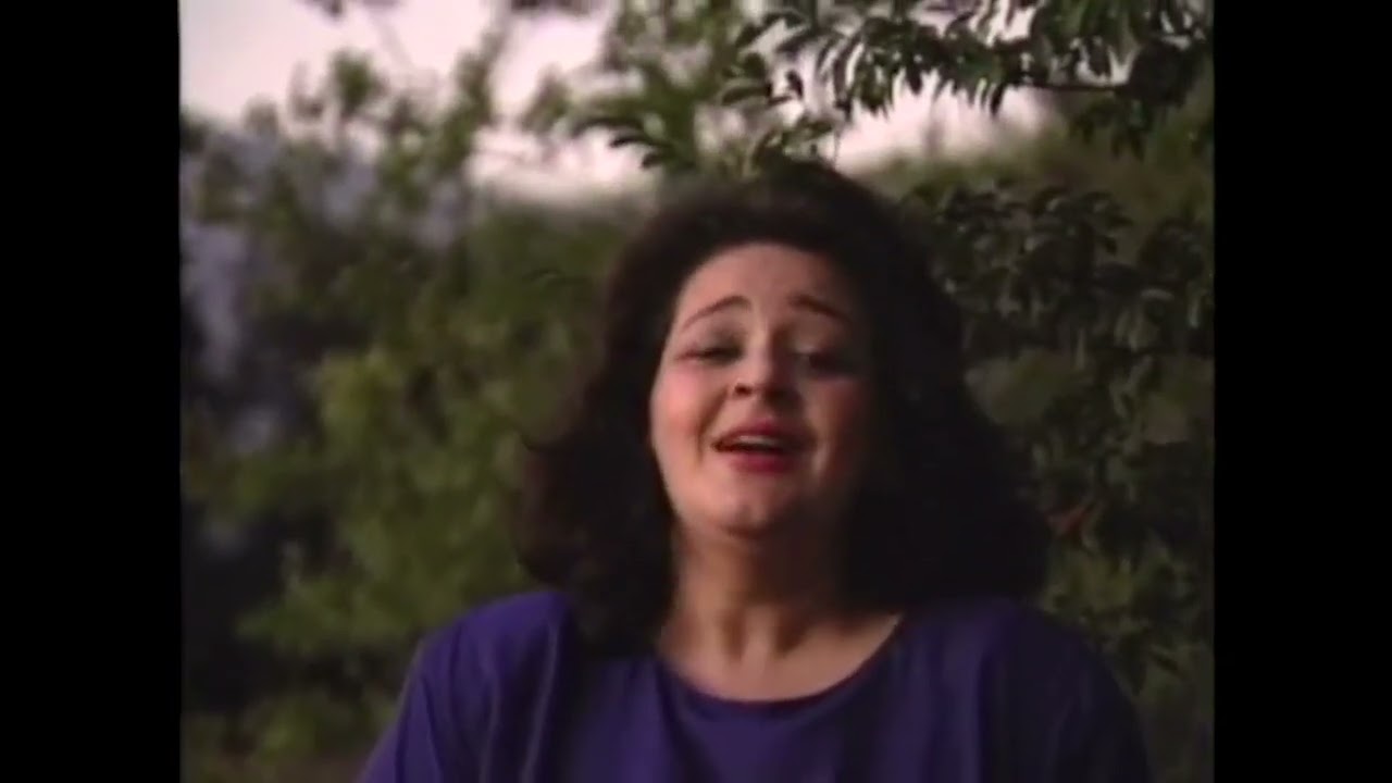 Flora Martirosyan - Ashugh Sayat-Novi nman (Armenian song)