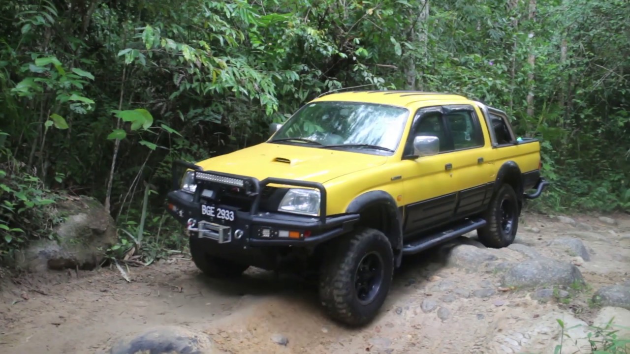 Mitsubishi storm 4x4 Bullbar build