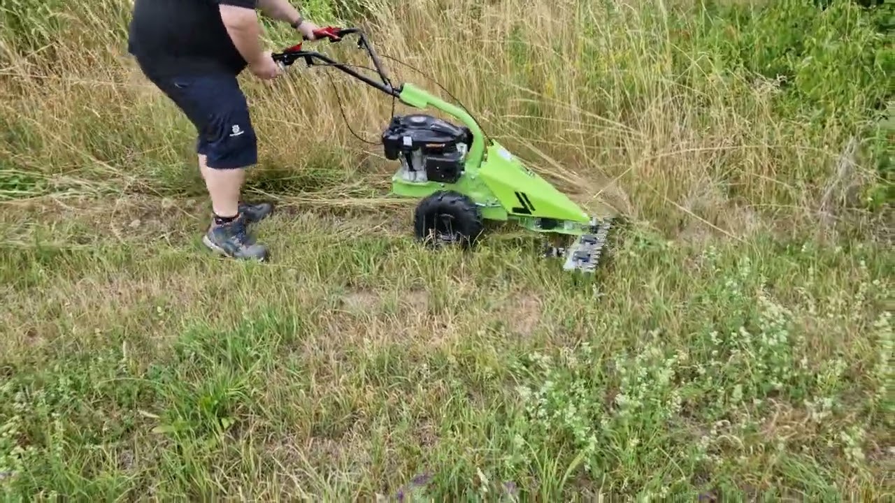 Test Zipper Maschinen Balkenmäher Dineiger Mäher Gras Mähen Sense Hochgras Freizeitgrundstück  mähen
