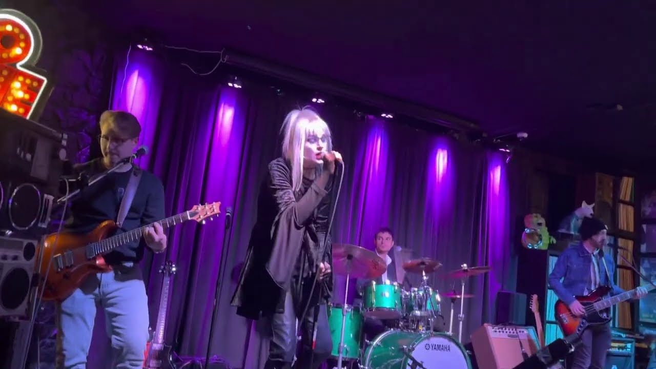 Sherilyn Connelly: "Hungry Like the Wolf," Retro Junkie, Walnut Creek, April 6, 2023. (1/2)