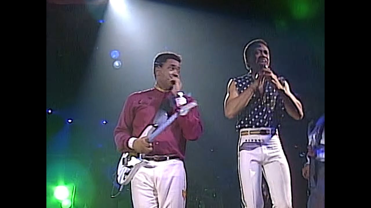 Earth, Wind & Fire - That's The Way Of The World (Live in Japan 1990) [4K Upscale | Remastered]
