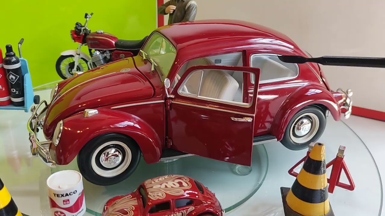 FUSCA JOHNNY LIGHTNING 1/18 LINDA MINIATURA