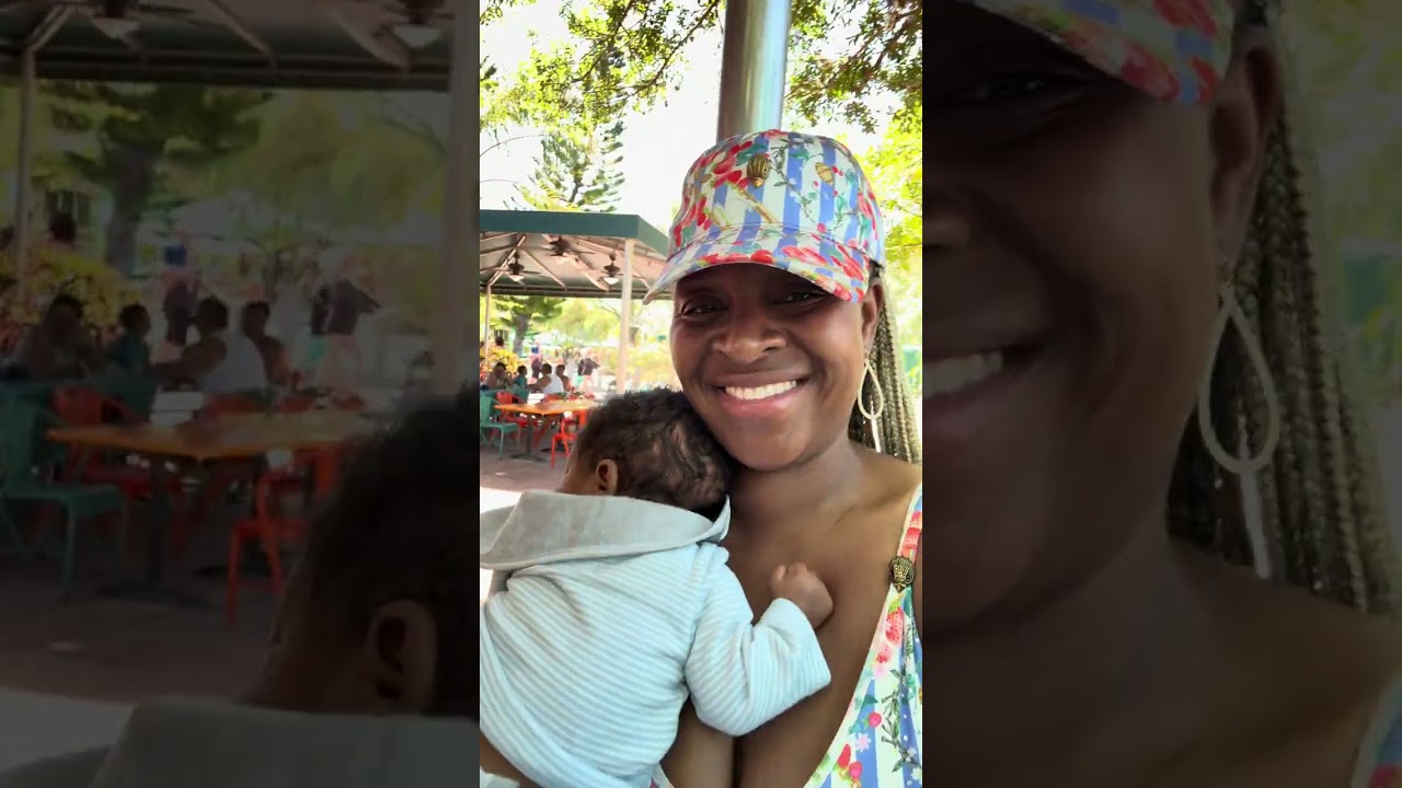 PEACH McINTYRE 🍑 HER HUSBAND 👑 & 9 KIDS ENJOY LUNCH 🥙 AT AQUATICA IN ORLANDO, FL