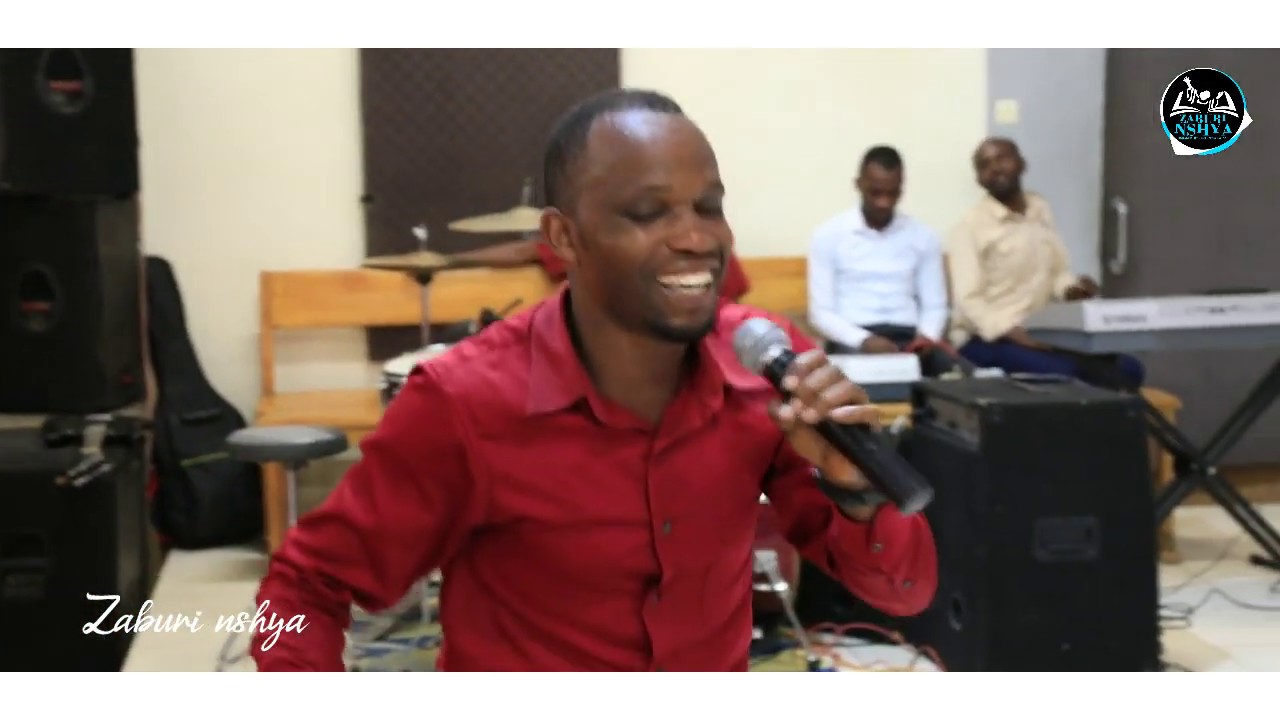 Mbega byiza... BIVAMURUYUMWUGA uranshimisha rwose, gusa indirimbo ze zibamo UBUTUMWA BW' UMWIMERERE