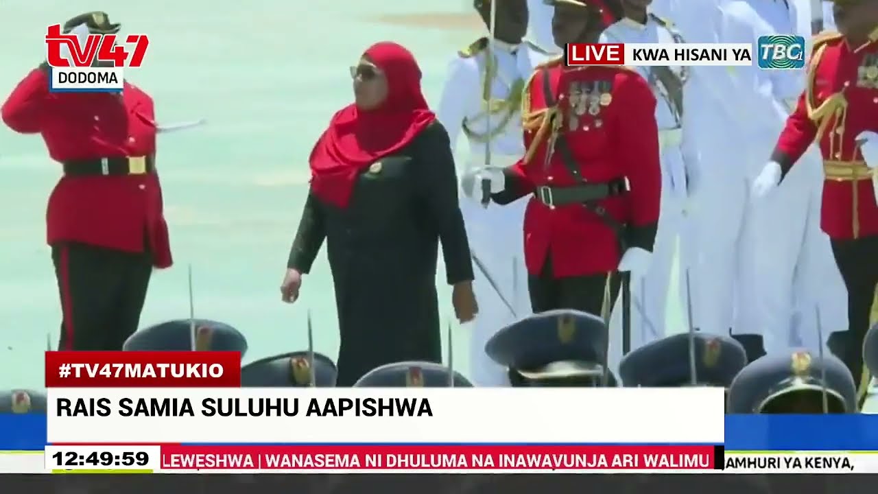 Rais Samia Suluhu Hassan akagua gwaride la heshima baada ya kuapishwa kuwa Rais wa Tanzania