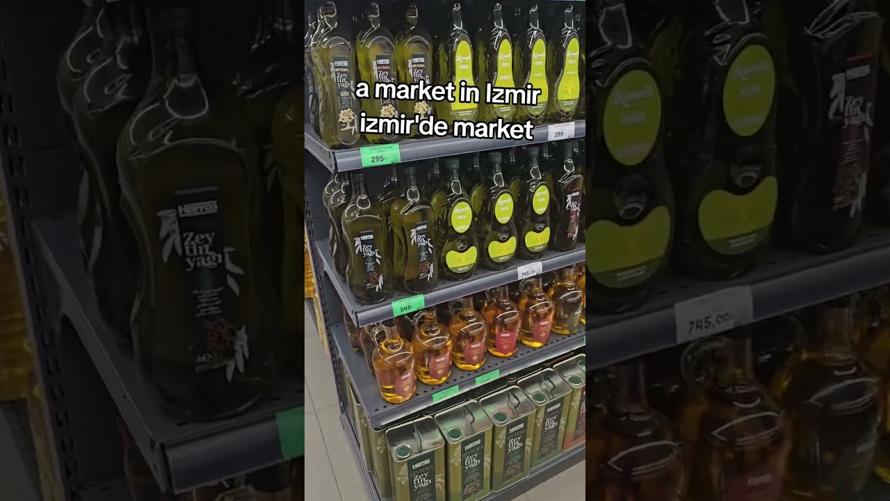 The order and cleanliness inside the supermarket in Izmir attracted attention.