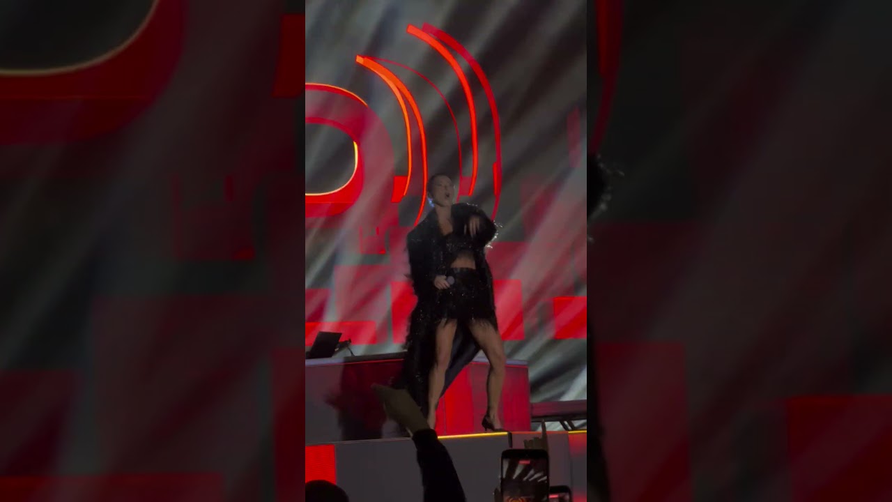 INNA LIVE SINGING SUN IS UP FROM HER CONCERT IN BUDAPEST HUNGARY 2025