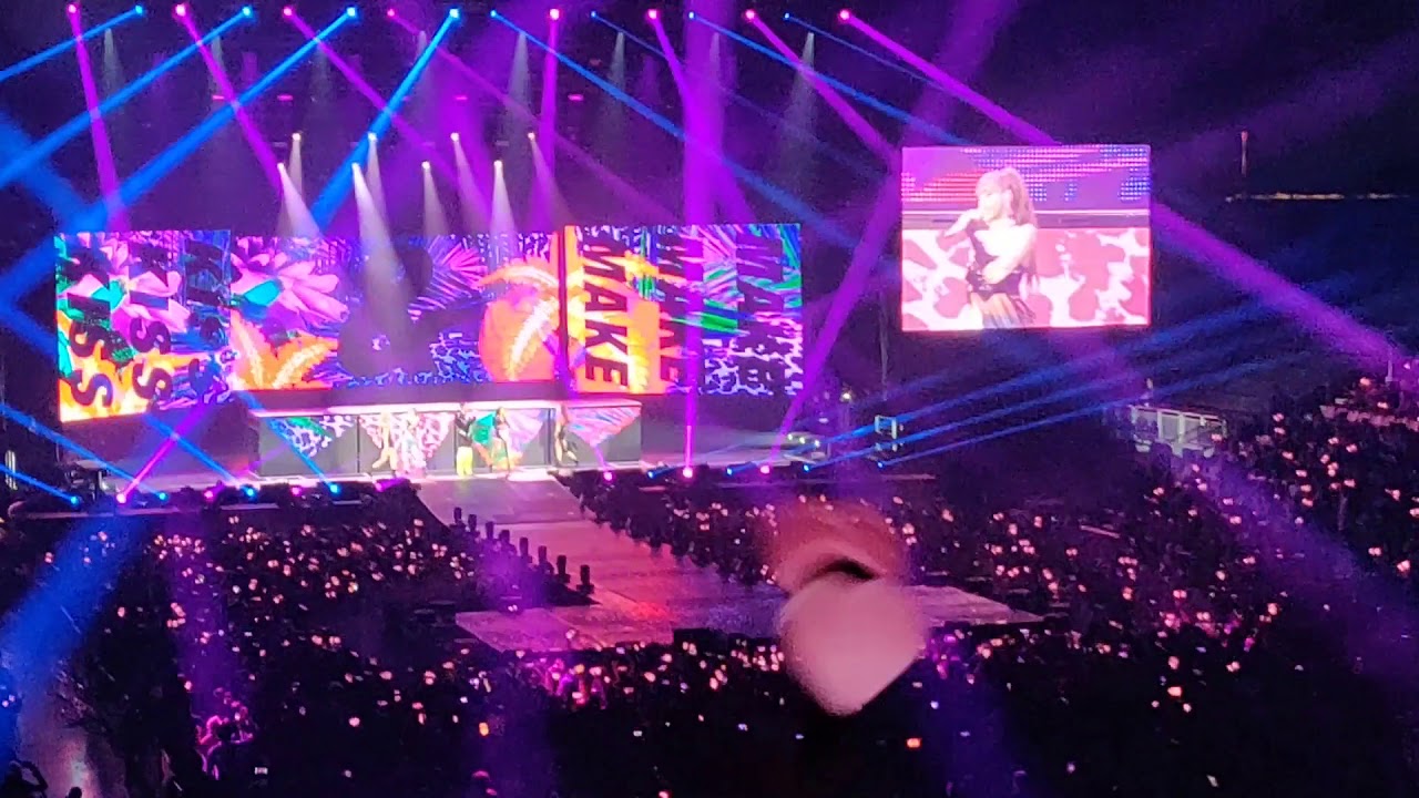 190501 BLACKPINK in NEWARK KISS AND MAKE UP with DUA LIPA